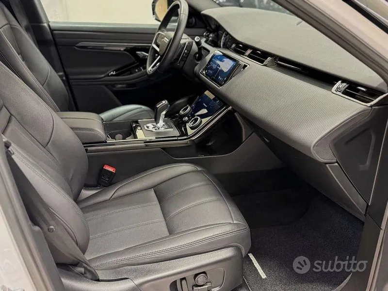Land Rover Evoque 2023 photo 3