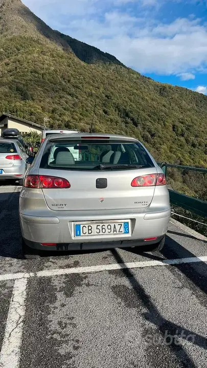 Seat Ibiza 2003 photo 2