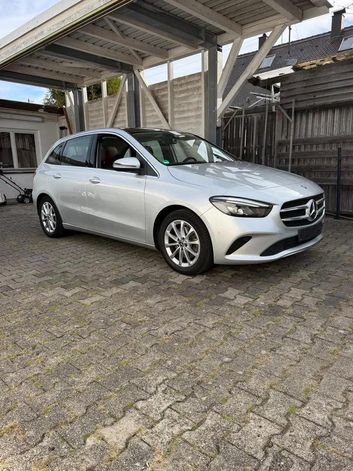 Mercedes-Benz B220