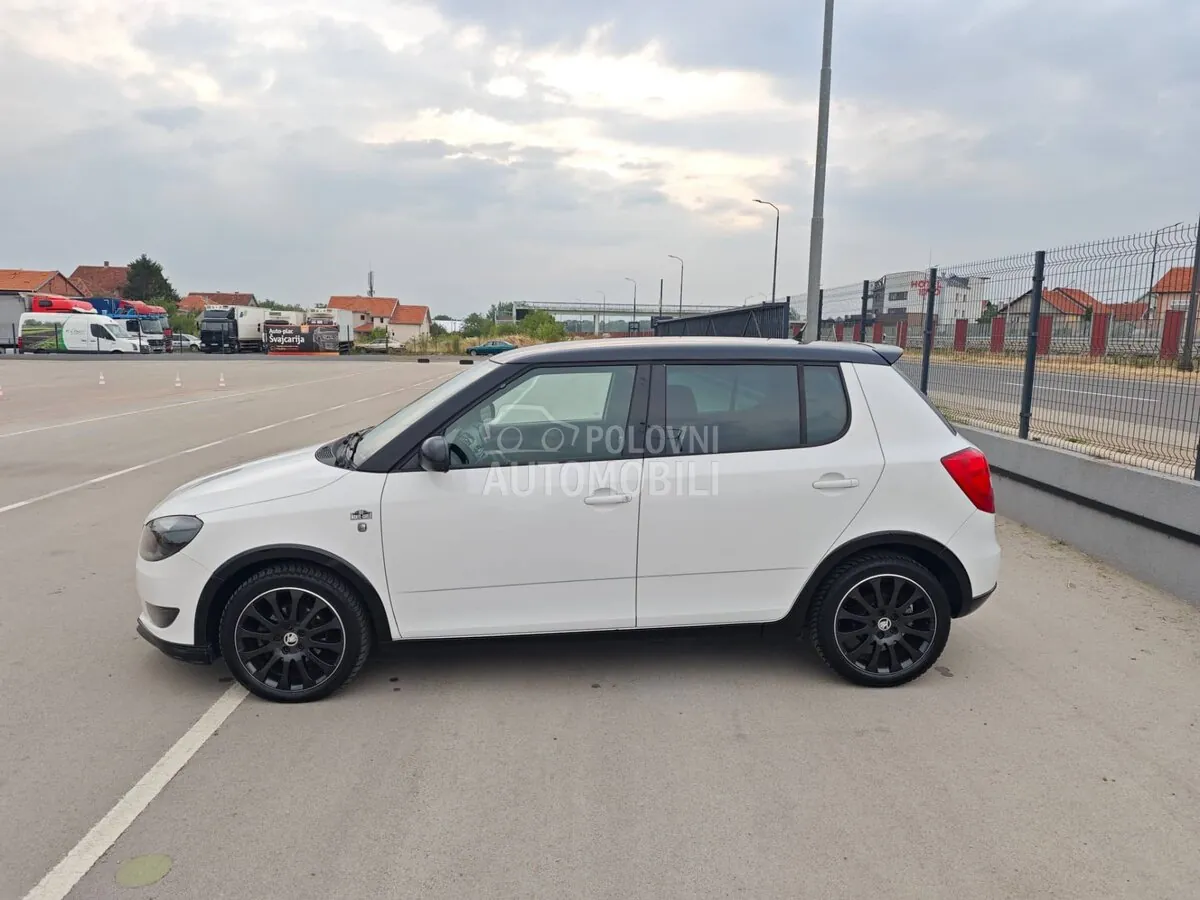 Skoda Fabia 2013 photo 2