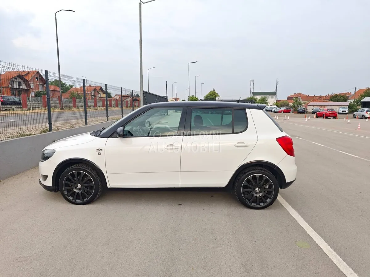 Skoda Fabia 2013 photo 3
