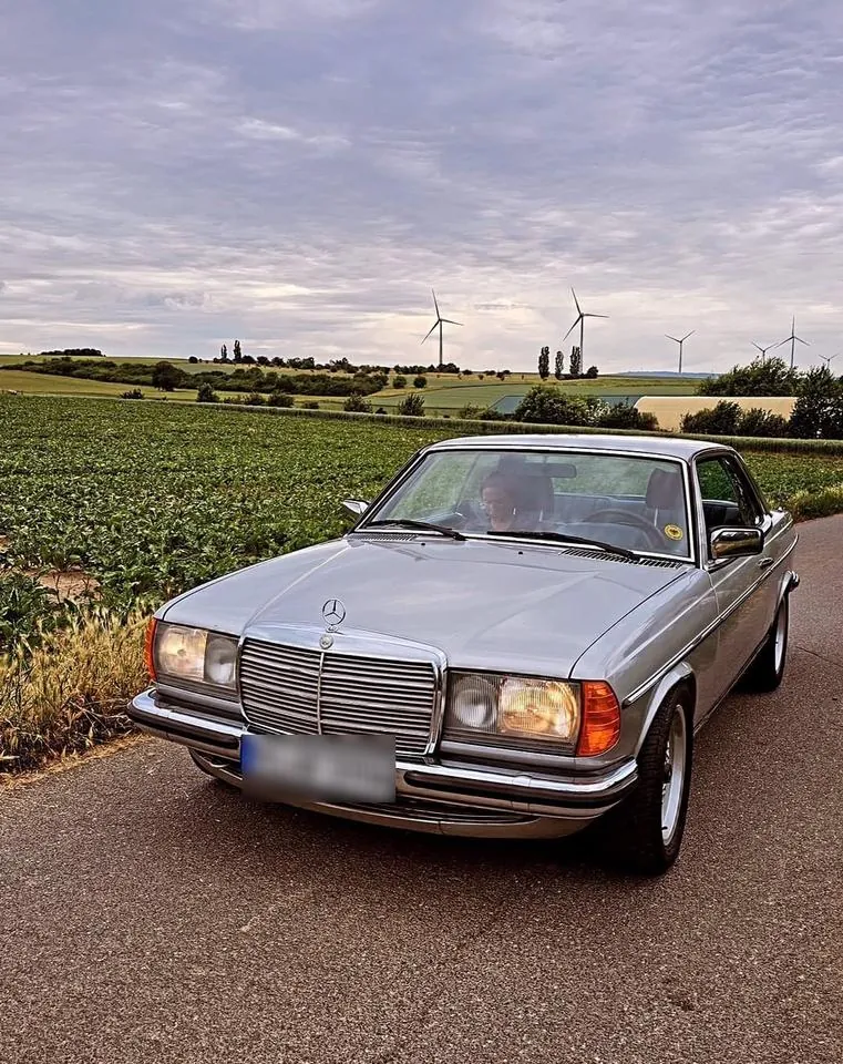 Mercedes-Benz C230