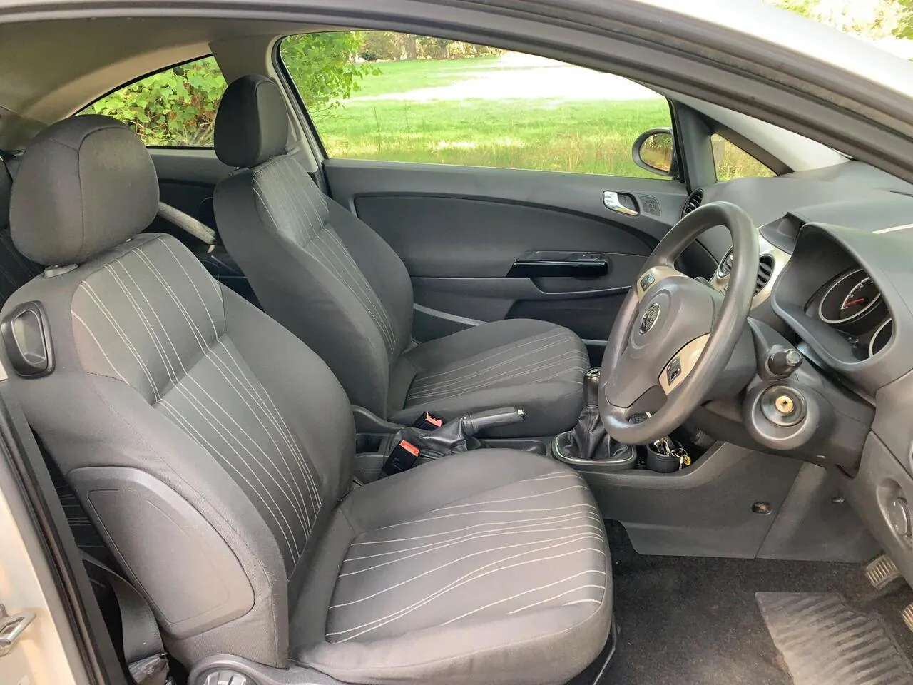Vauxhall Corsa 2007 photo 4