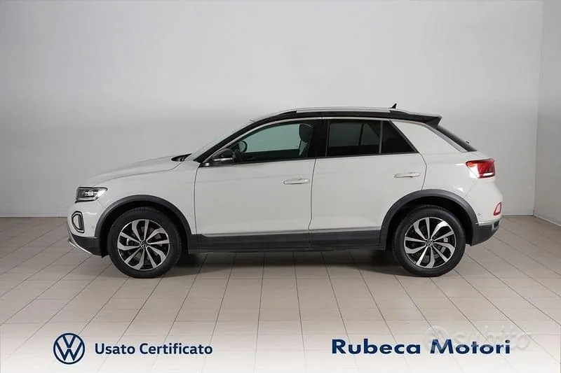 Volkswagen T-Roc 2023 photo 3