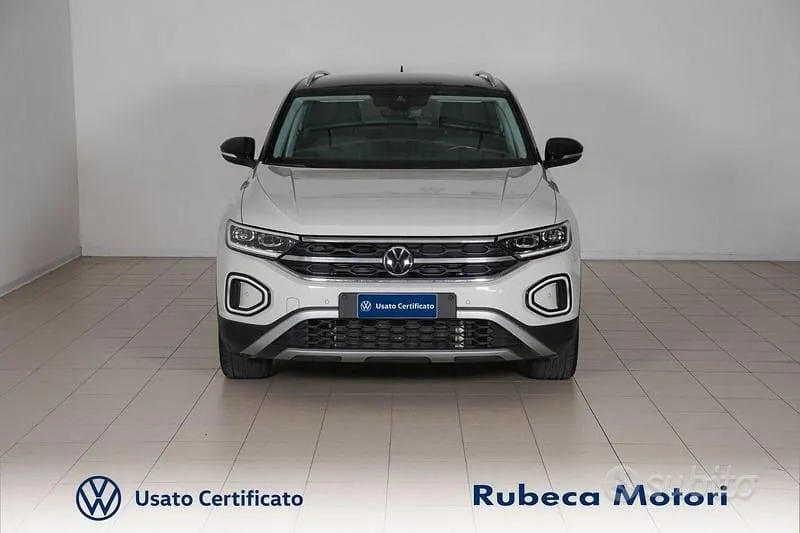 Volkswagen T-Roc 2023 photo 2