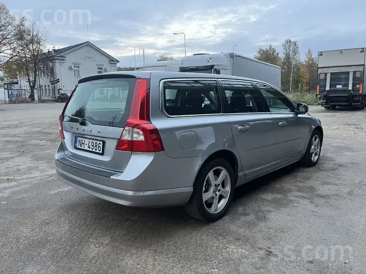 Volvo V70 2012 photo 5