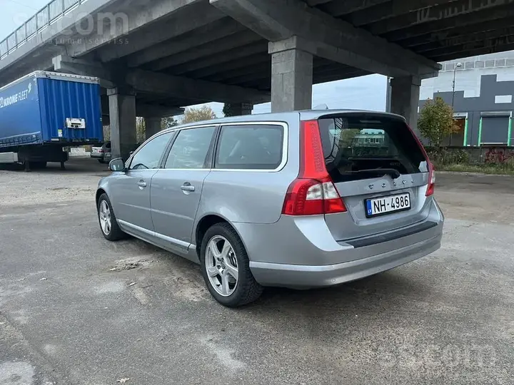 Volvo V70 2012 photo 3
