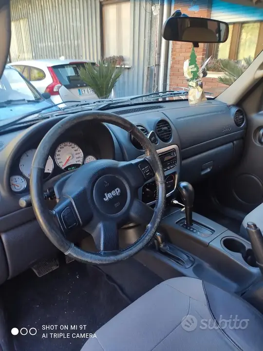 Jeep Cherokee 2006 photo 3