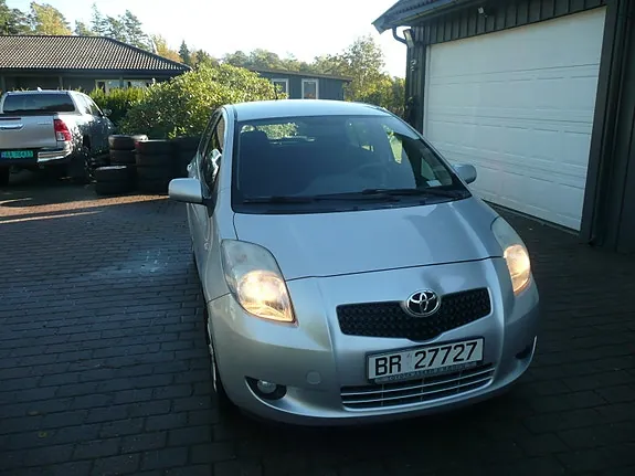 Toyota Yaris 2006 photo 4