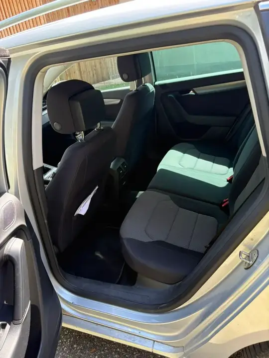Volkswagen Passat 2013 photo 2