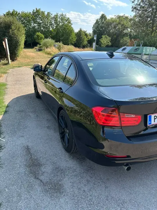 BMW 3 Series 2012 photo 3
