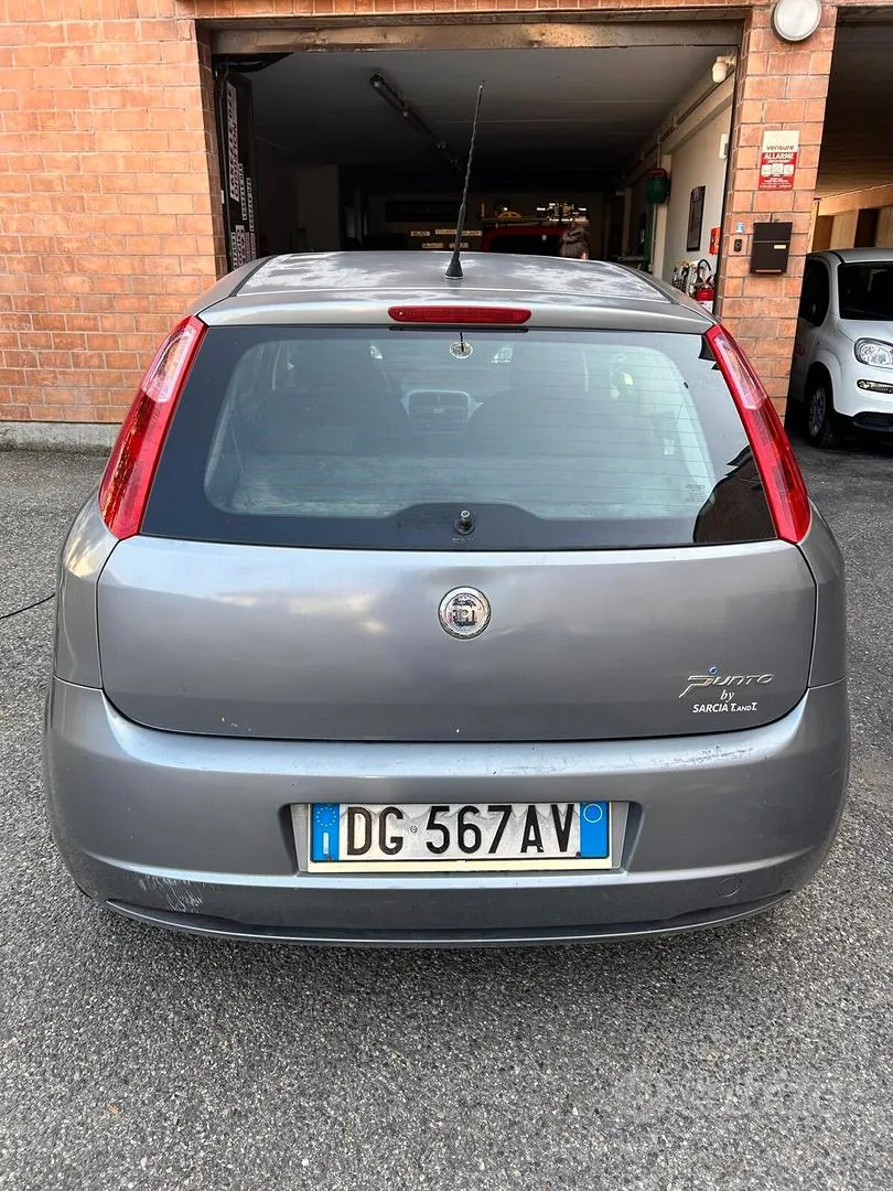 Fiat Grande Punto 2007 photo 4