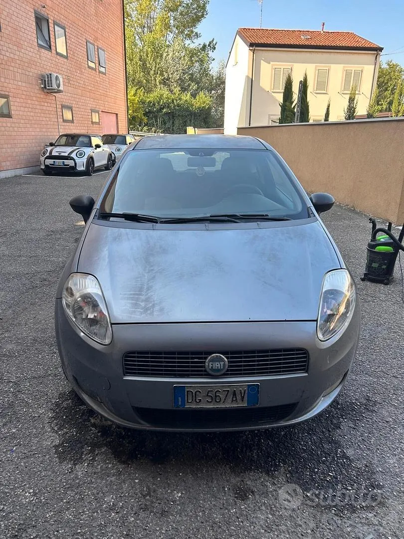 Fiat Grande Punto 2007 photo 2