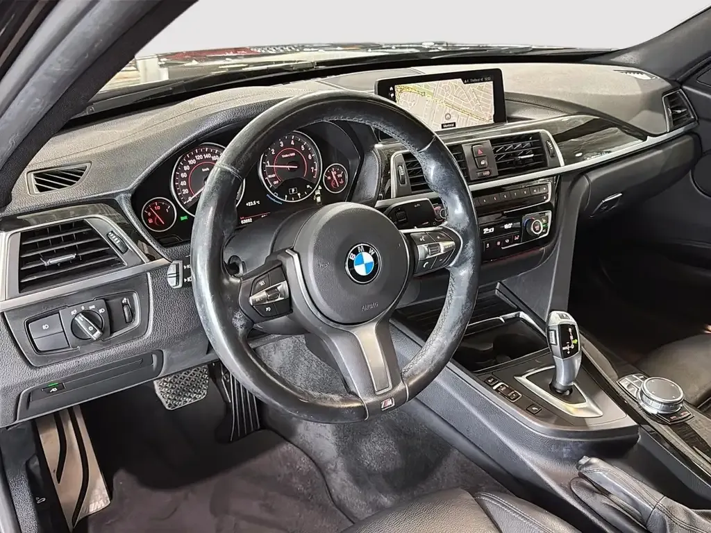 BMW 3 Series 2018 photo 4