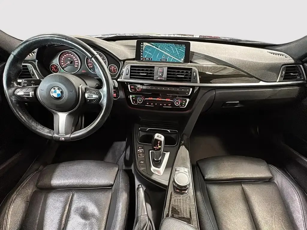 BMW 3 Series 2018 photo 5