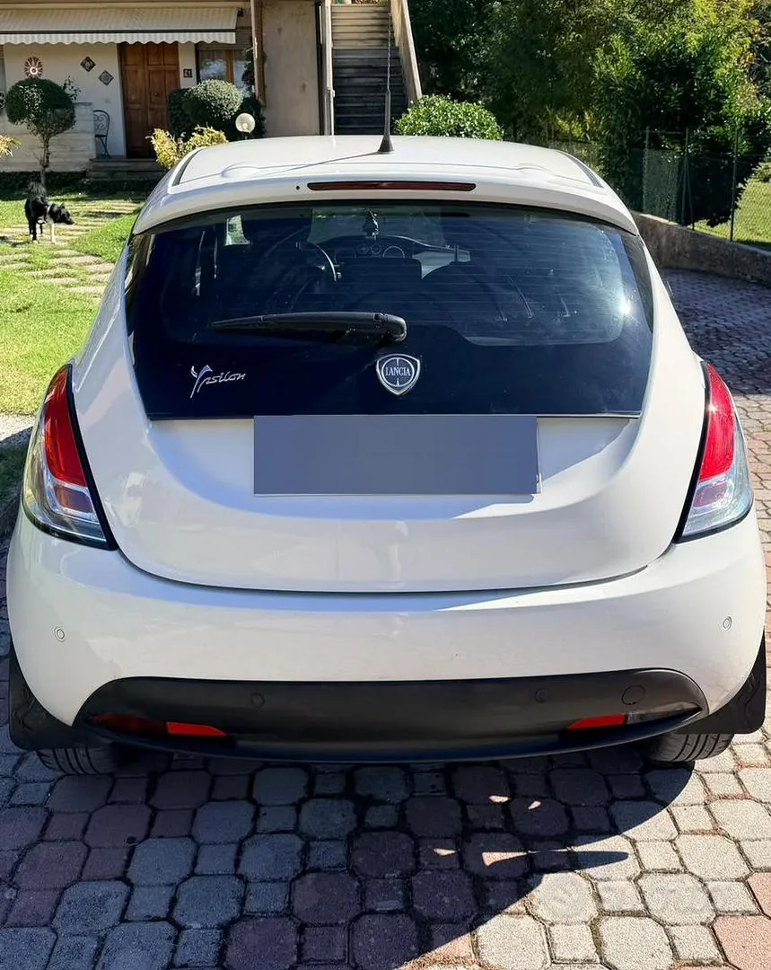 Lancia Ypsilon