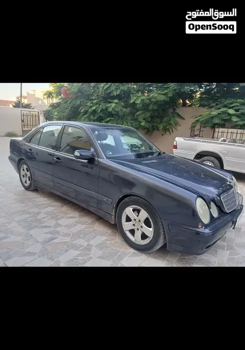 Mercedes-Benz E-Class 2002 photo 2