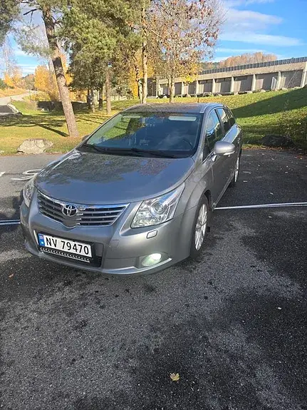 Toyota Avensis 2011 photo 2
