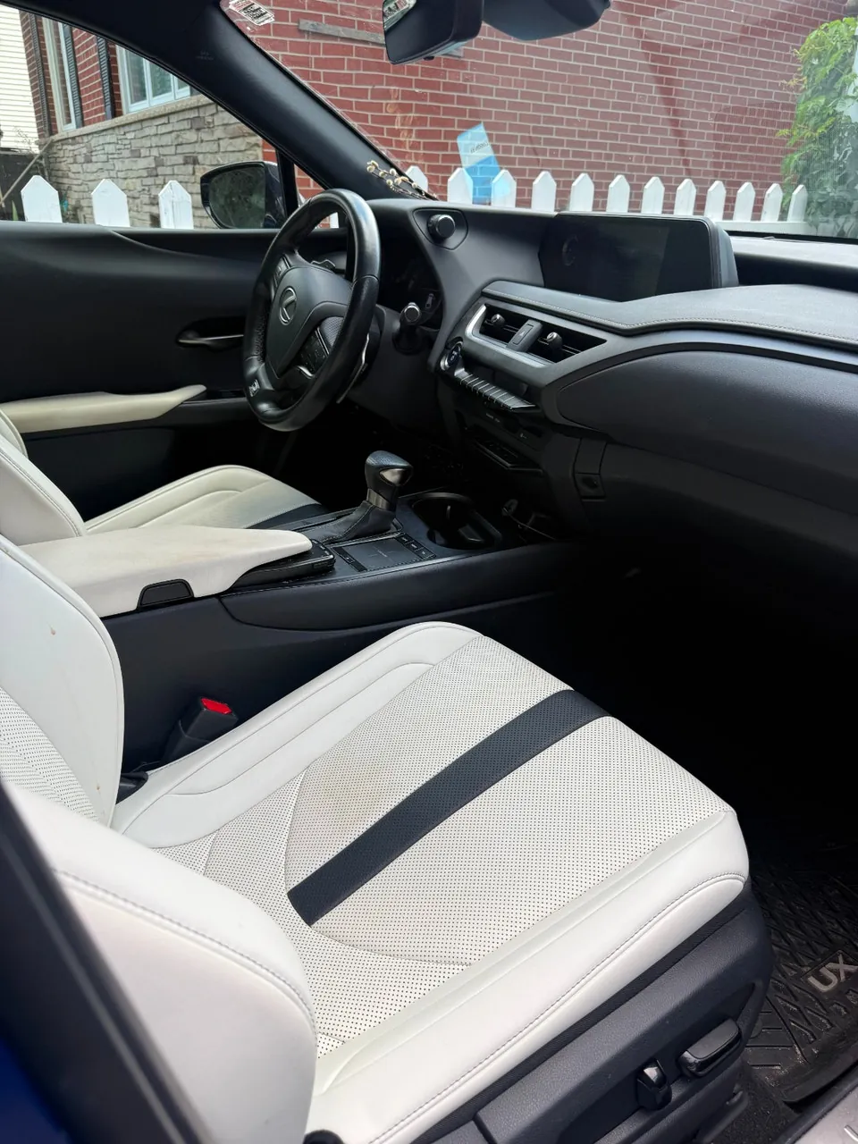 Lexus Uxh 2021 photo 5