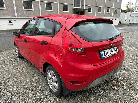 Ford Fiesta 2012 photo 4