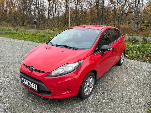 Ford Fiesta 2012 photo 2