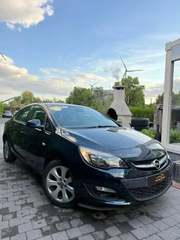 Opel Astra 2014 photo 2