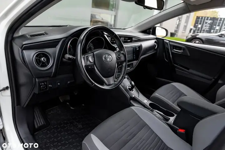 Toyota Auris 2017 photo 5