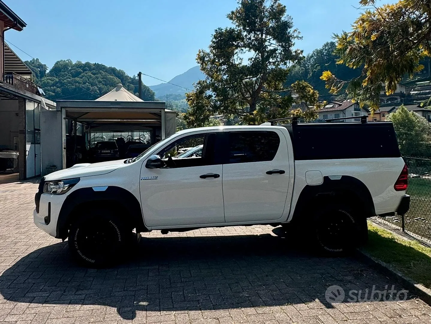 Toyota Hilux 2022 photo 2