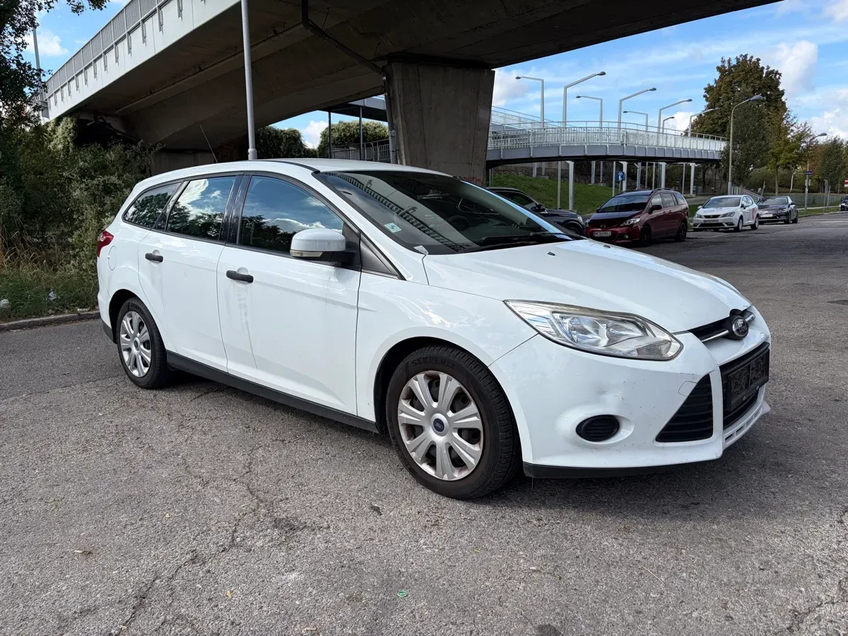 Ford Focus 2011 photo 3