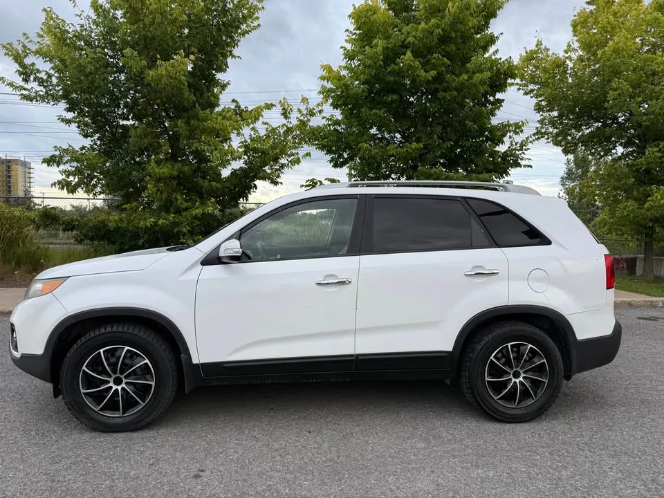 Kia Sorento 2011 photo 2