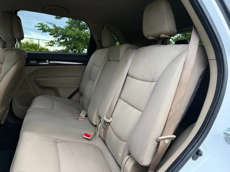 Kia Sorento 2011 photo 4