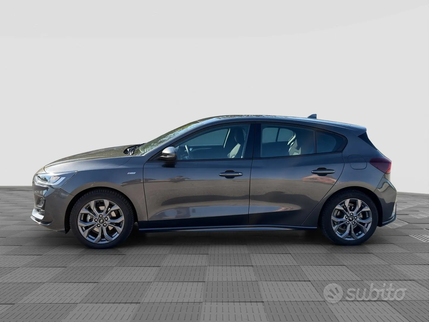 Ford Focus 2022 photo 2
