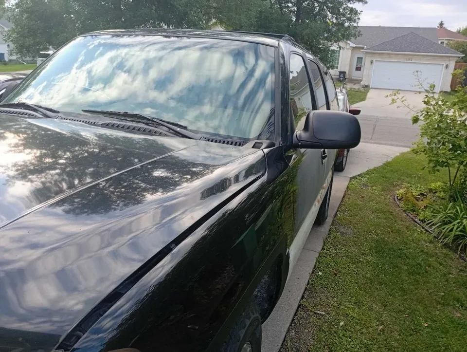 GMC Yukon 2000 photo 3