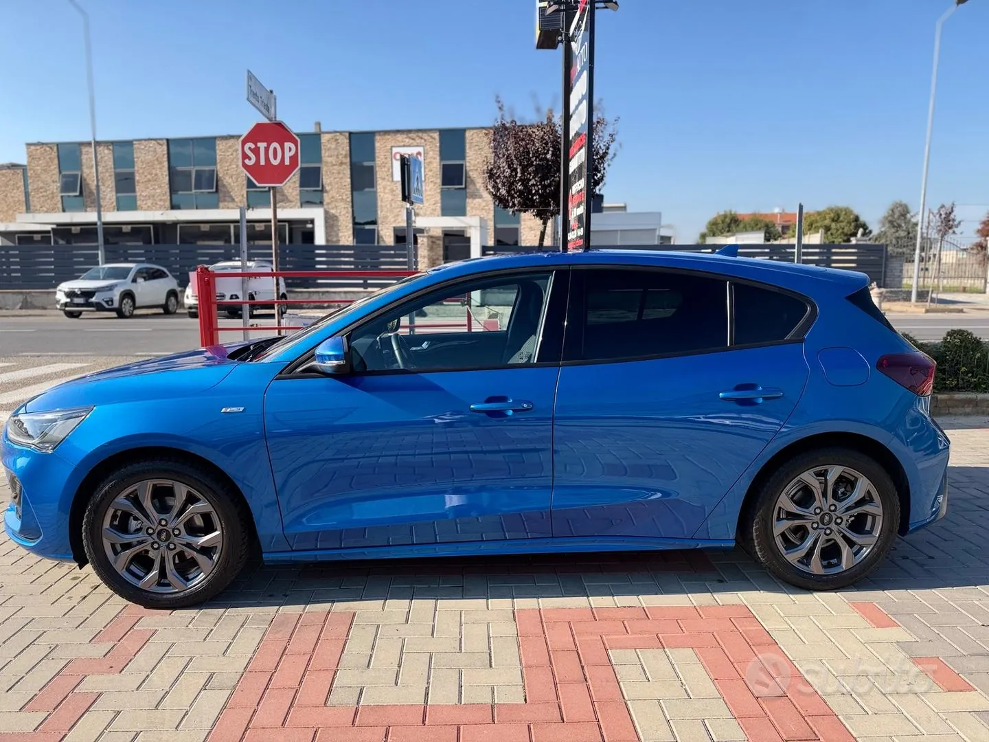 Ford Focus 2023 photo 3