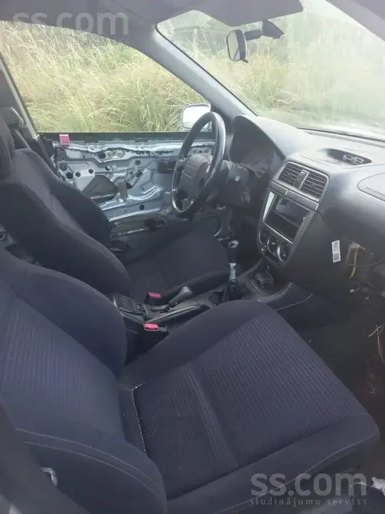 Subaru Impreza 2002 photo 4