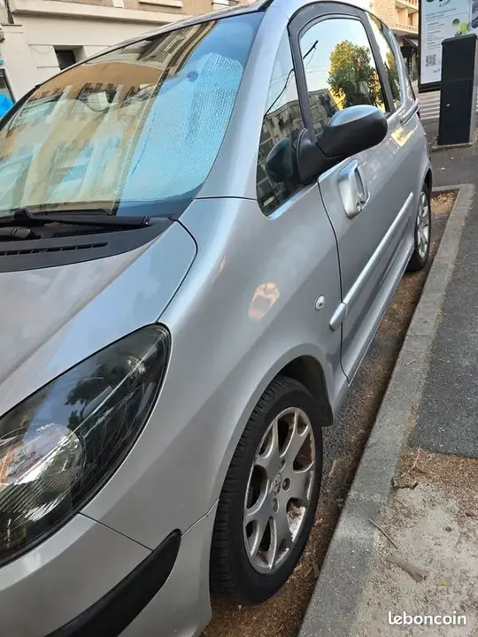 Peugeot 1007