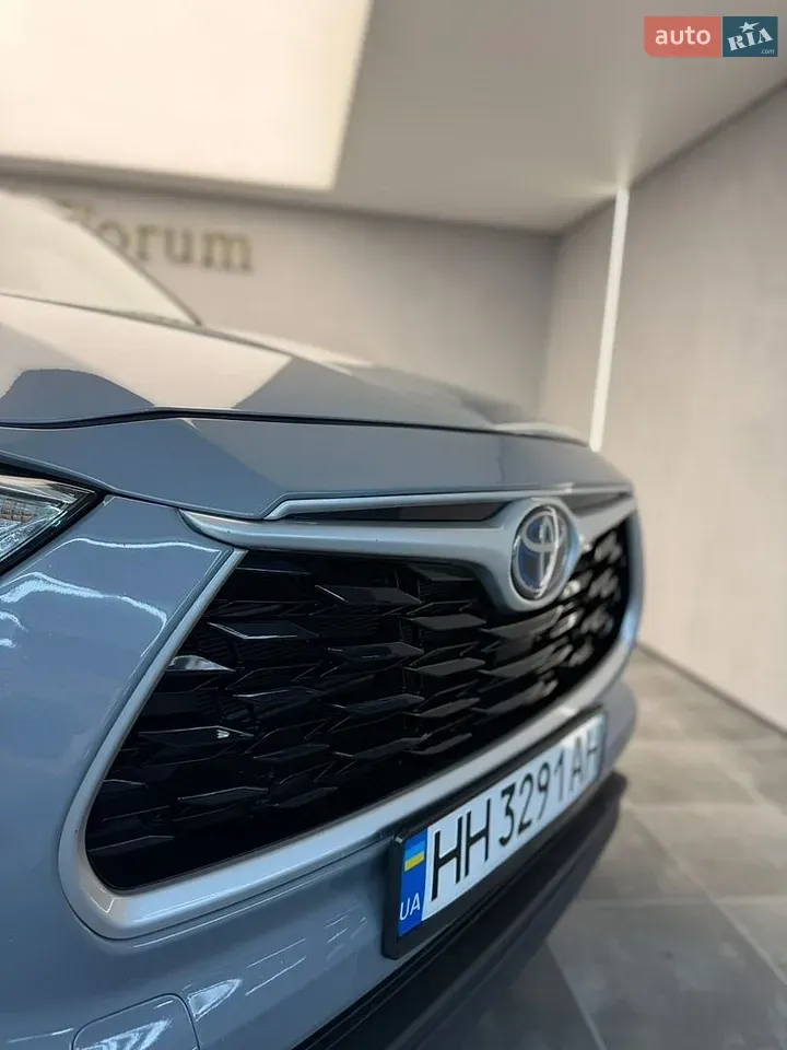Toyota Highlander 2022 photo 3