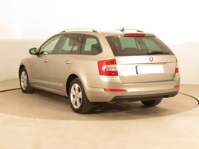 Skoda Octavia Combi 2015 photo 3