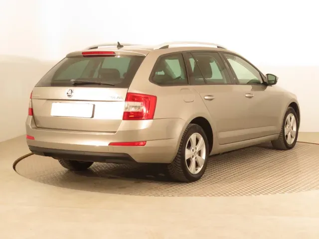Skoda Octavia Combi 2015 photo 4