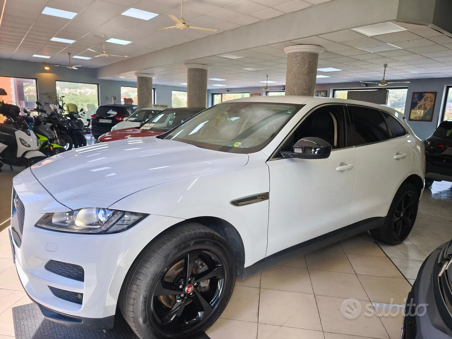 Jaguar F-Pace 2020 photo 2