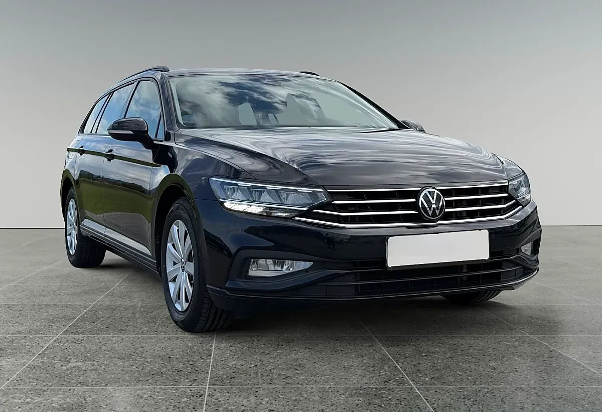 Volkswagen Passat 2022 photo 3