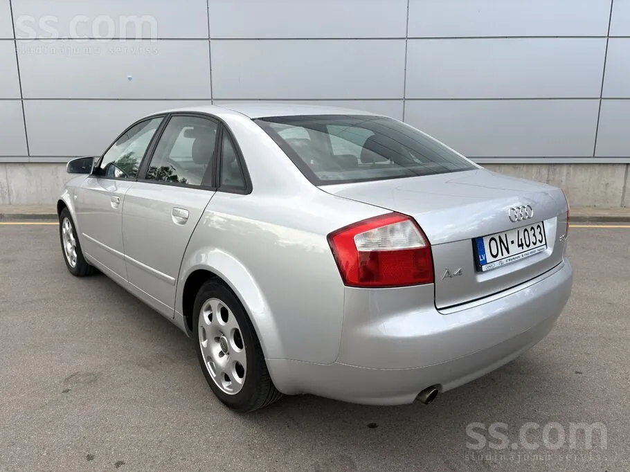 Audi A4 2004 photo 4