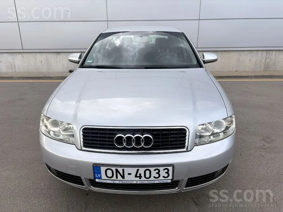 Audi A4 2004 photo 2