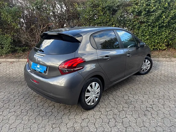 Peugeot 208 2019 photo 4