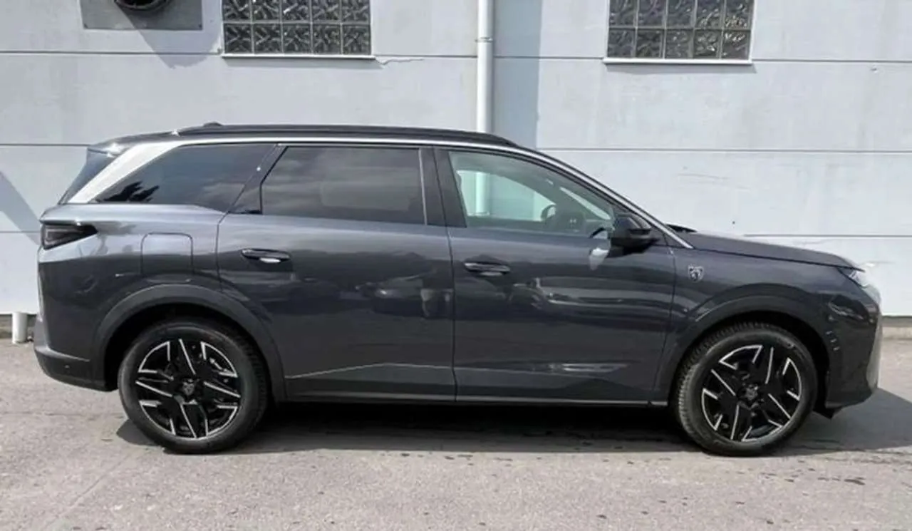 Peugeot 5008 2025 photo 4