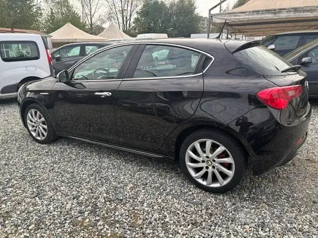 Alfa Romeo Giulietta 2010 photo 5