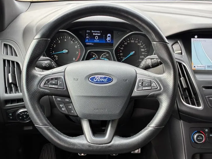 Ford Focus 2018 photo 2