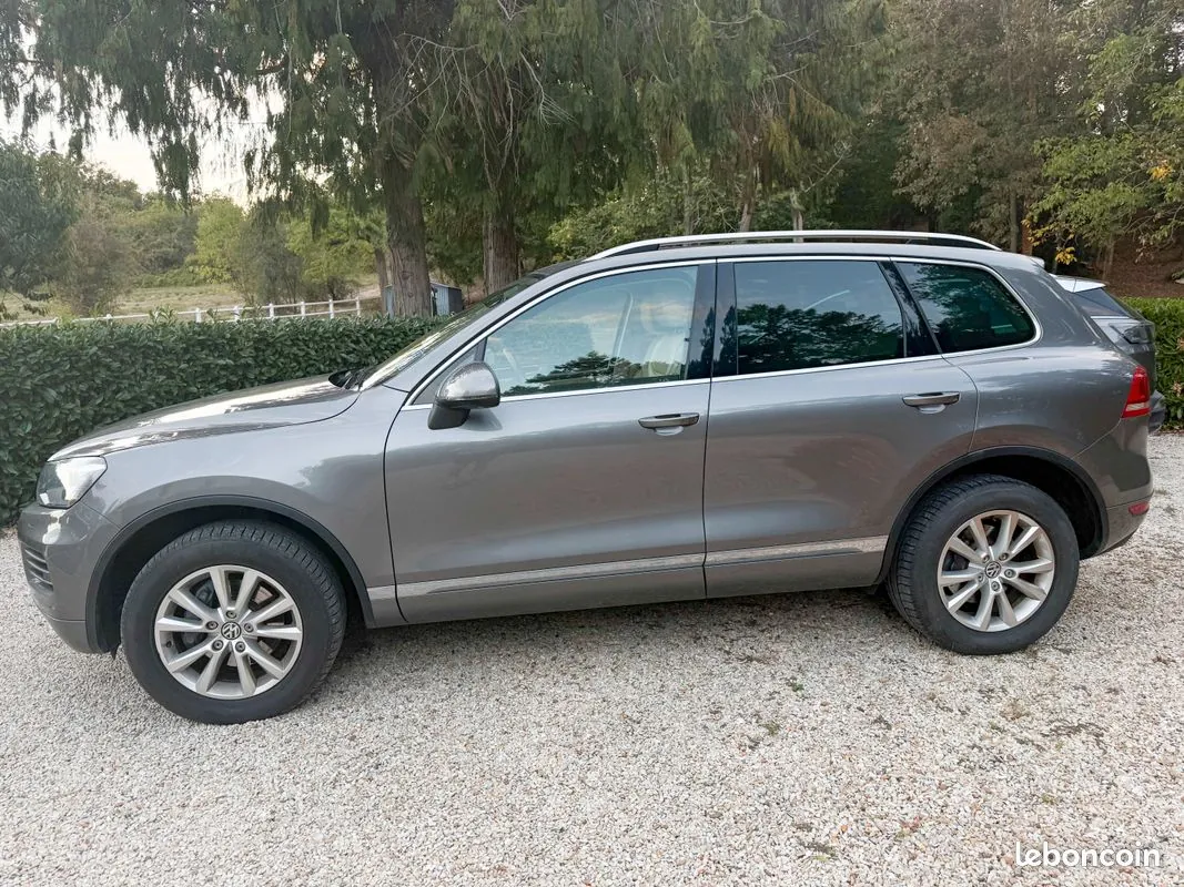 Volkswagen Touareg 2012 photo 2