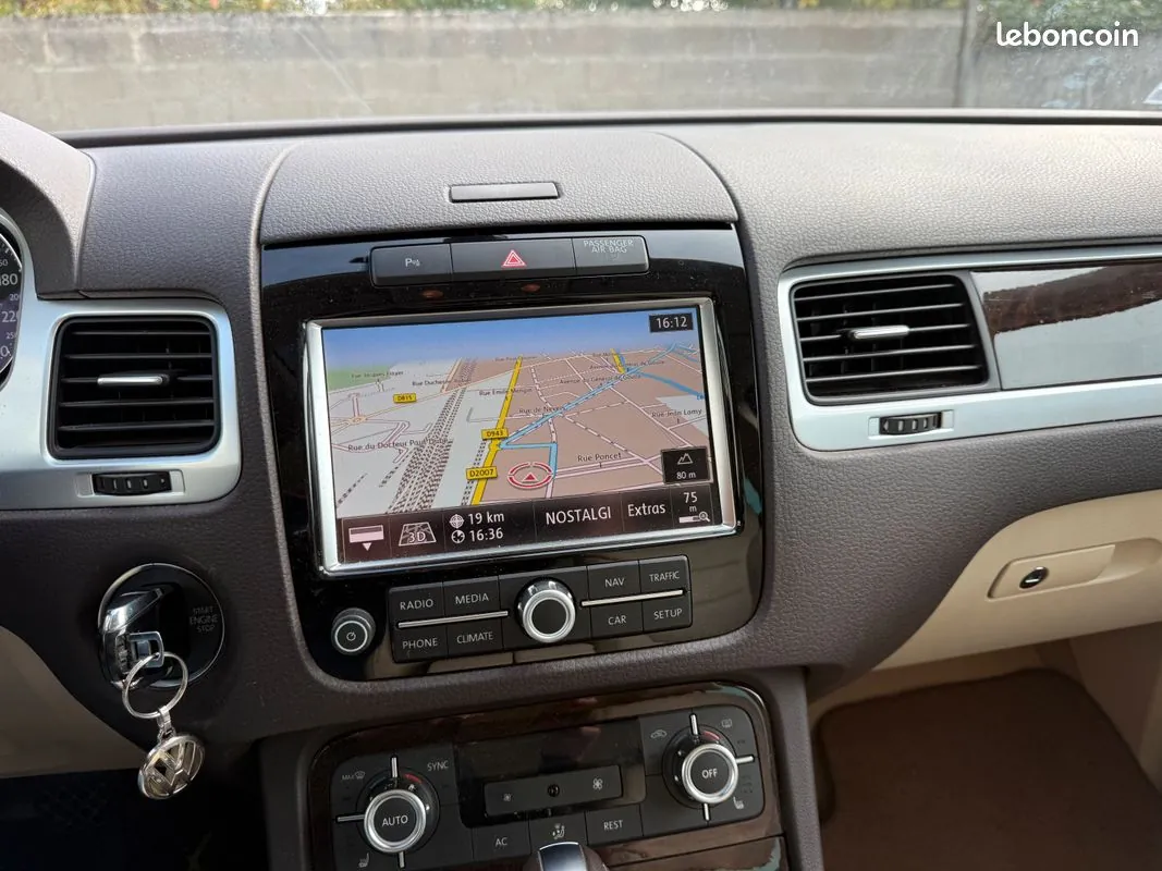 Volkswagen Touareg 2012 photo 3