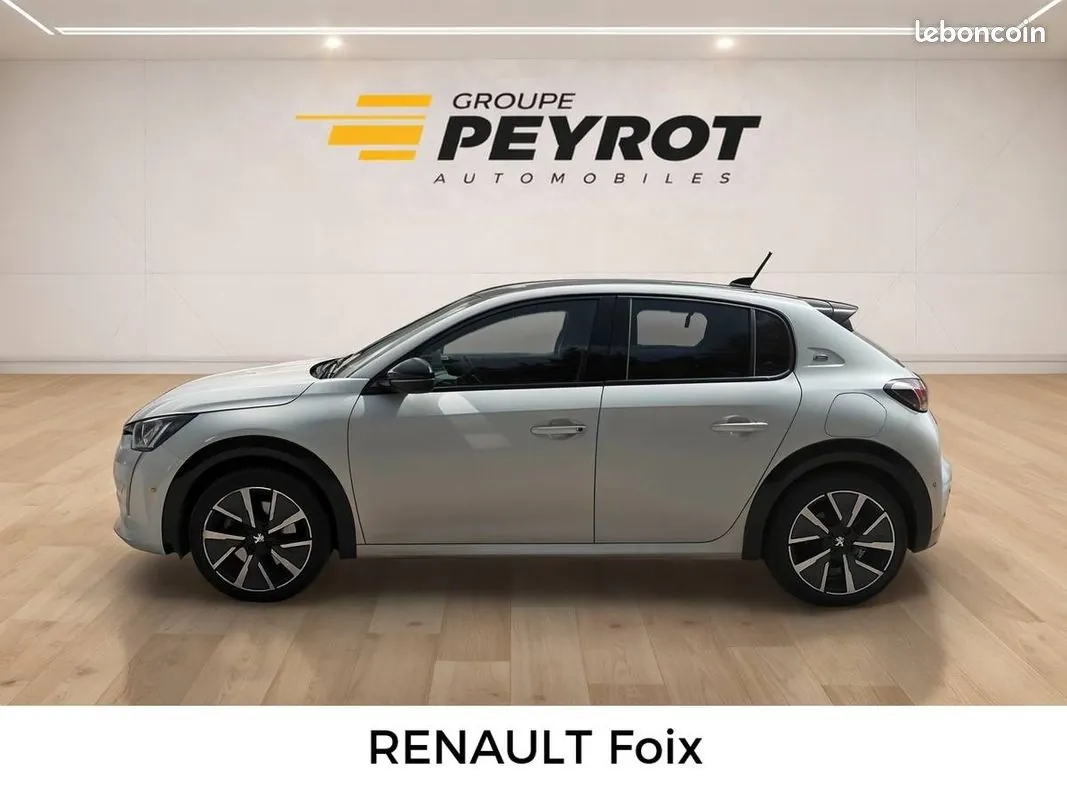Peugeot 208 2020 photo 3